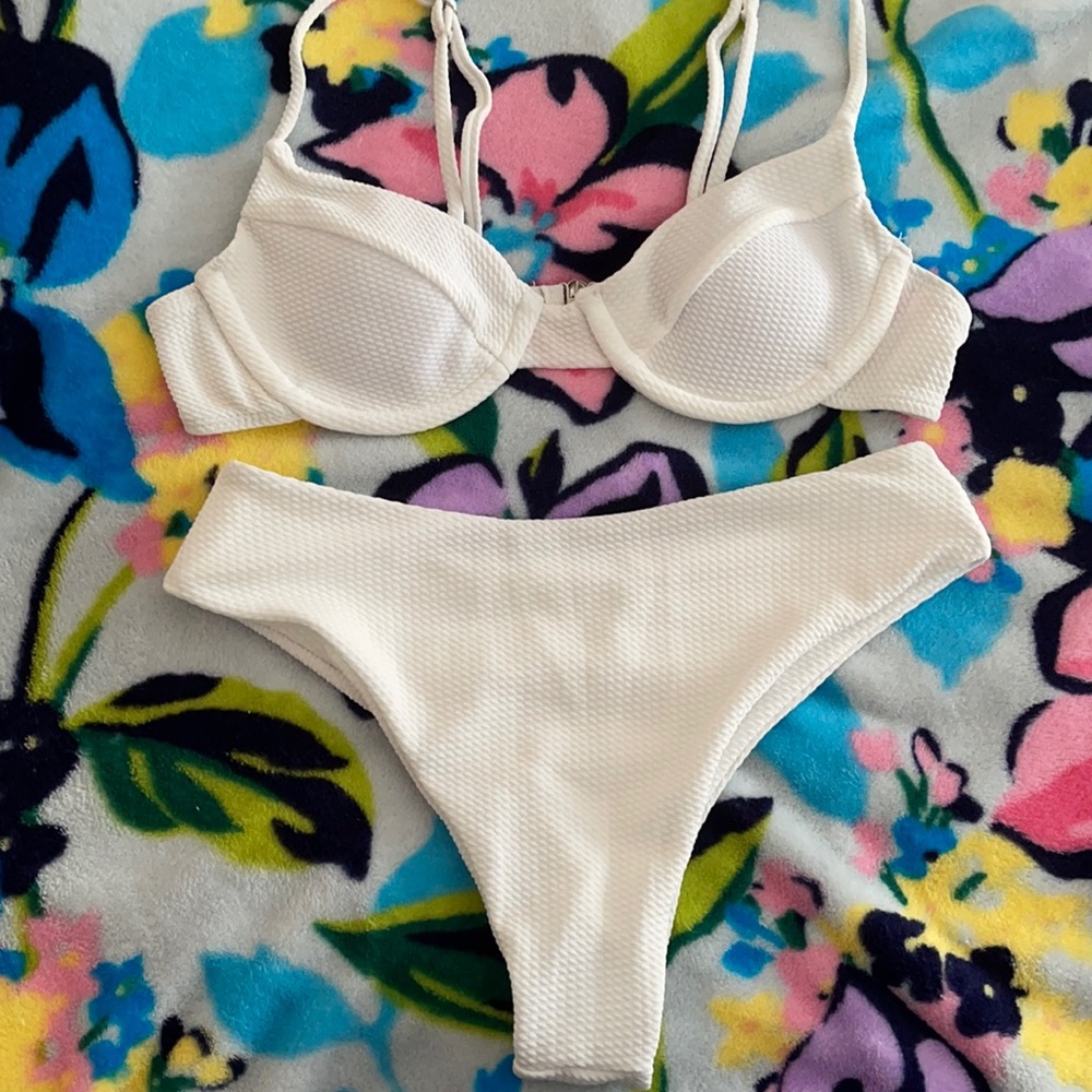 white under wired bra top bikini set